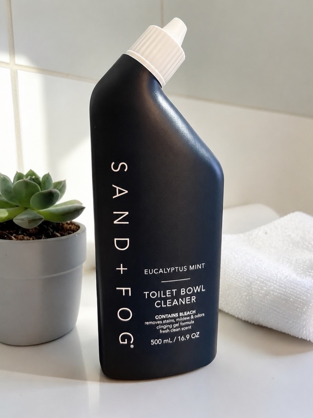Eucalyptus Mint Toilet Bowl Cleaners - Black 16.9 fl oz; New